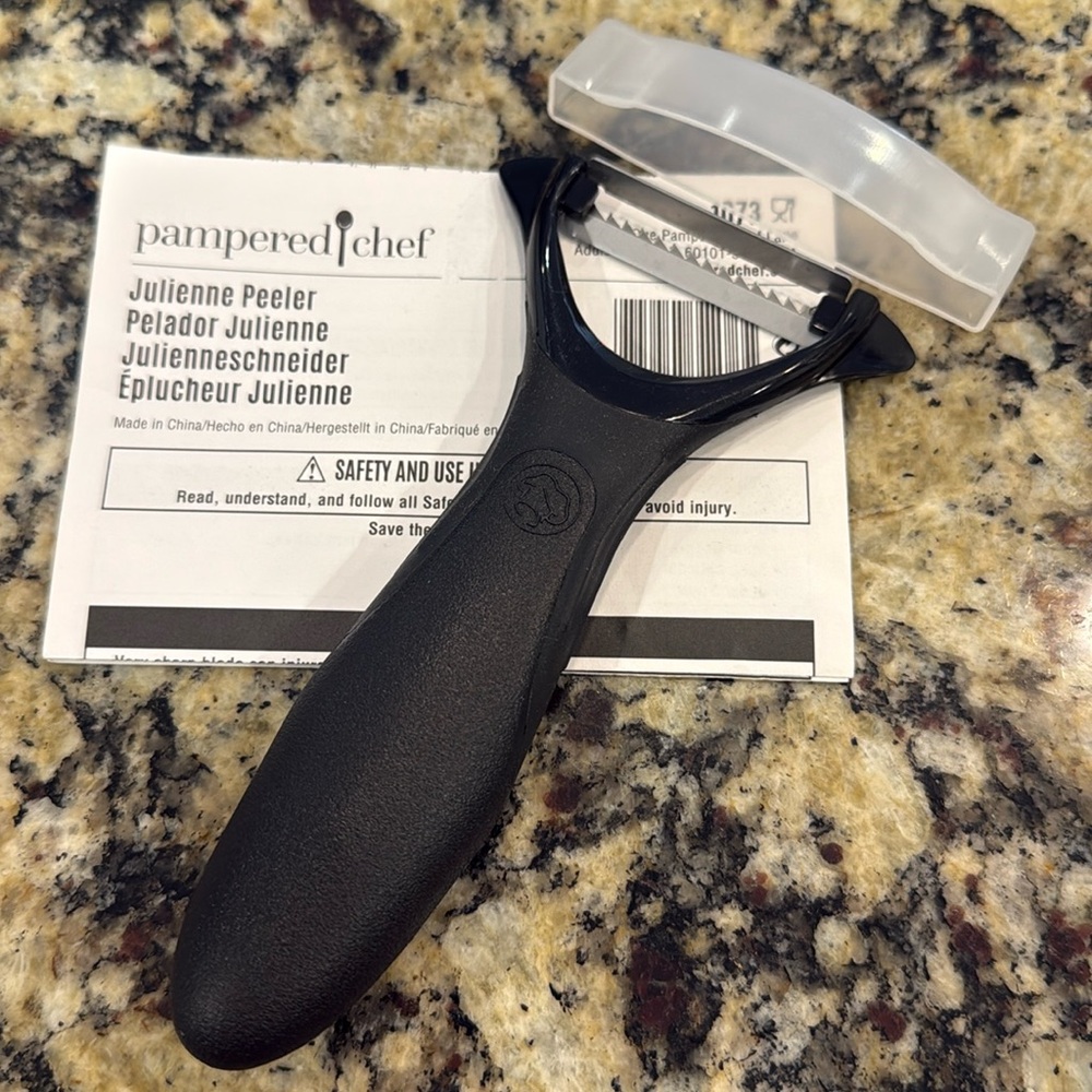 Pampered Chef Julienne Peeler